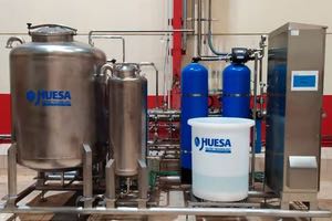 Línea de tratamiento de agua para la limpieza de latas en el sector de las bebidas