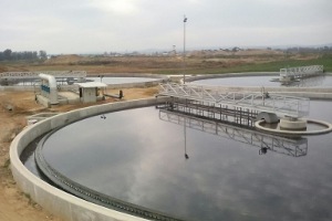 ESTRUAGUA lleva a cabo el suministro, instalación y puesta en marcha de los puentes decantadores de la nueva EDAR de Badajoz