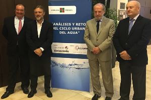 La Junta destaca la participación y transparencia como bases para el nuevo "Reglamento del Ciclo del Agua de Uso Urbano"