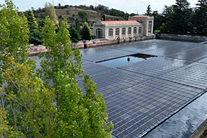 Canal de Isabel II estrena su primera instalación fotovoltaica flotante para producir energía limpia y renovable