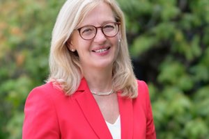 La Dra. Claudia Castell-Exner es reelegida como Presidenta de la Asociación Europea - EurEau durante los próximos 2 años