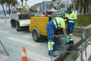 Aguas y Servicios realiza 26.608 limpiezas de imbornales antes de otoño para la Mancomunidad de la Costa Tropical de Granada