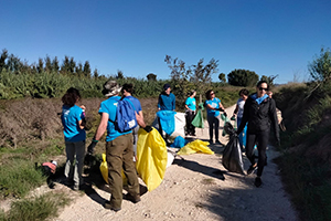 Más de 1.000 voluntarios retiran 4 toneladas de residuos en ríos valencianos gracias a “Mans al riu”