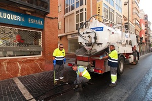 Cartagena se prepara para las lluvias activando un protocolo de limpieza de imbornales, colectores y estaciones de bombeo