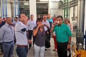 Representantes de los ayuntamientos de Aguimes, Ingenio y Santa Lucía en Gran Canaria visitan la desaladora de la Mancomunidad del Sureste