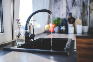 Un estudio mejora la detección y prevención de incidencias en el consumo de agua de los usuarios no residenciales