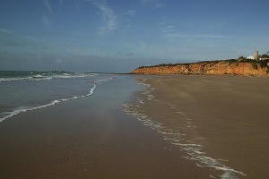 Realizan obras de mejora de la red de saneamiento de la playa de la Barrosa en Cádiz para minimizar vertidos al mar