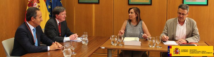 Liana Ardiles se reúne con el presidente de AEAS para debatir sobre el Pacto Nacional del Agua