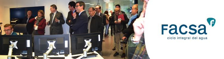 Ximo Puig y Elena Cebrián visitan el Centro de Telecontrol de FACSA en Castellón