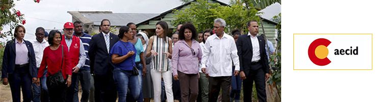 La Reina Leticia visita proyectos de cooperación de agua y saneamiento en R. Dominicana y Haití