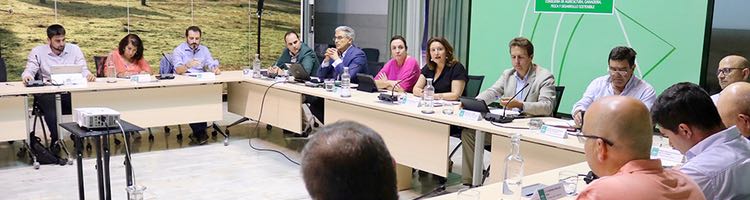 Crespo confía en que Andalucía dé ejemplo a toda España con un "Pacto por el Agua" fruto del diálogo