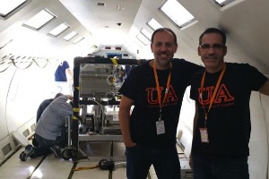Científicos de la UA prueban con éxito en Houston catalizadores que permiten la recuperación de agua a partir de la orina de los astronautas