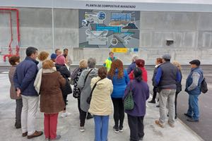 Vecinos de las barriadas cercanas visitan las instalaciones del "Complejo Ambiental Copero" de EMASESA en Sevilla