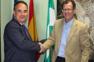 La CHG y el Ayuntamiento de Burguillos en Sevilla firman un convenio para garantizar el consumo de agua en el municipio