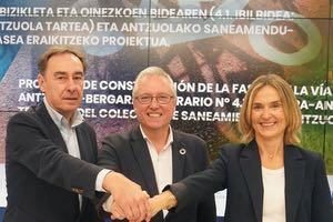 Firman un convenio de colaboración para construir un nuevo tramo del colector de saneamiento de Antzuola en Gipuzkoa