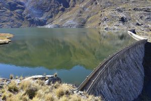 8 proyectos garantizan el abastecimiento de agua potable de la Paz en Bolivia